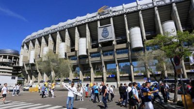 El Real Madrid firmó el crédito adicional para la ampliación del Bernabéu
