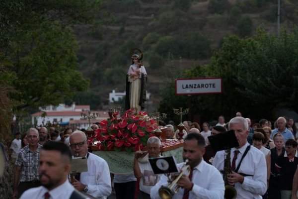 Valleseco: La festividad de Santa Rosa de Lima celebra su 33.&ordf; edici&oacute;n con la tradicional subida de la imagen