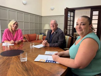 Esther Monz&oacute;n se re&uacute;ne con el Colegio Oficial de Enfermer&iacute;a de Santa Cruz de Tenerife