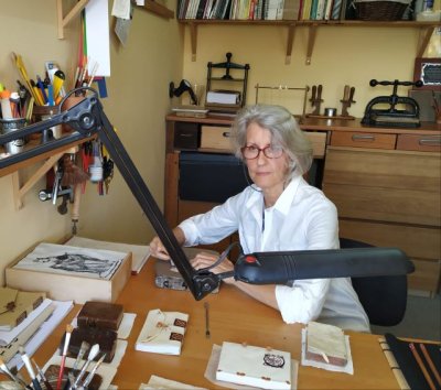 La Biblioteca Insular desata la fiebre por la encuadernaci&oacute;n artesanal