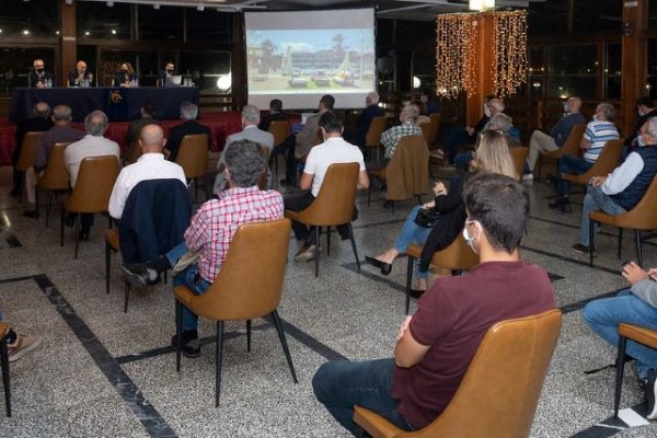 Morales afirma que ninguna otra isla tiene un proyecto tan avanzado para obtener agua y energ&iacute;a mediante renovables