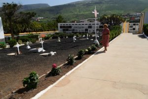 Gáldar: Los cementerios municipales se ponen a punto para el Día de los Difuntos