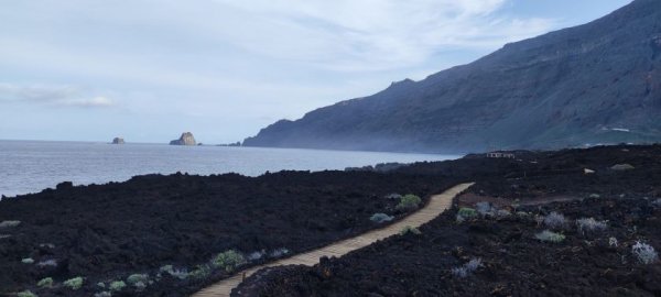 Ecoáreas Mardetodos organiza una ruta ecoturística en El Hierro para sensibilizar sobre el cuidado del litoral