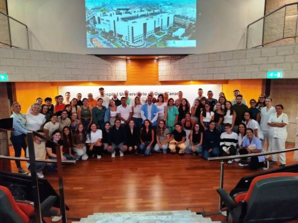 El Hospital Doctor Negrín recibe a 70 alumnos de Enfermería de la ULPGC que realizarán sus prácticas en el centro