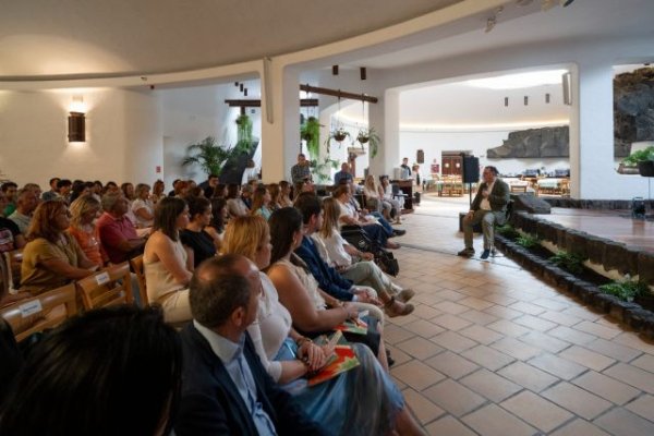 Poli Suárez defiende las escuelas rurales como garantía de una Canarias “más cohesionada y justa”