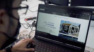 Mecatr&oacute;nica canaria entre el fondo marino y las estrellas ((V&iacute;deo)