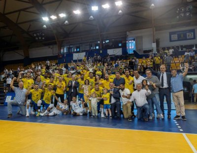 Voleibol: El CV Guaguas exhibe su poder&iacute;o frente al CV Melilla (3-0) y se clasifica para la final de la Superliga