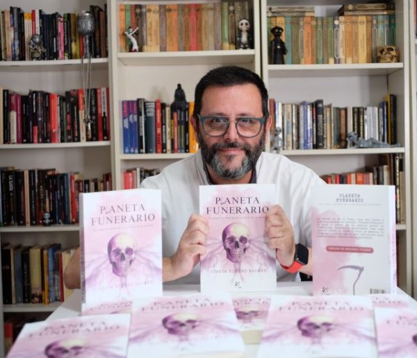 Tenerife: Presentación del libro &quot;PLANETA FUNERARIO&quot;, un viaje a través de la cultura de la muerte