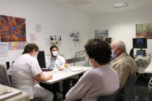 La consulta de cardio-onco-hematología del Hospital Molina Orosa atiende a 43 pacientes en sus primeros meses