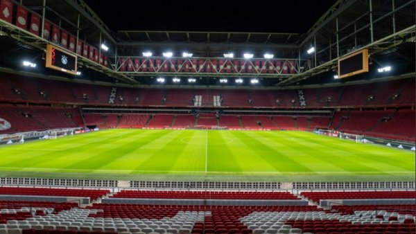 El fútbol neerlandés, otra vez a puerta cerrada por el COVID