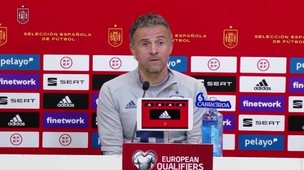 Luis Enrique tacha de &quot;polémica artifical&quot; la ausencia de madridistas