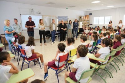 El Gobierno divulga en las aulas de Fuerteventura la importancia de las salinas como patrimonio cultural