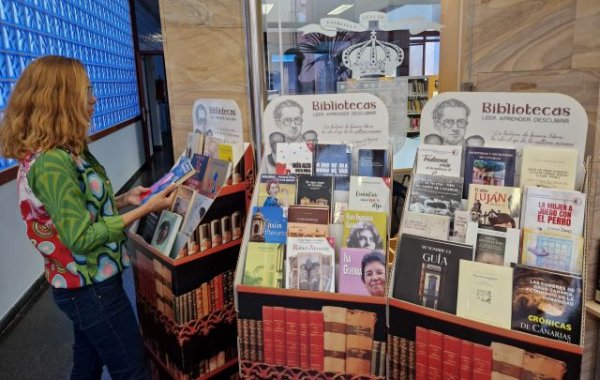 Regalo de libros hoy martes en la Biblioteca Pública Miguel Santiago de Guía