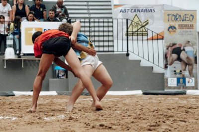 El I Torneo Escuelas de Lucha Canaria de Gran Canaria vivir&aacute; una nueva fase este domingo