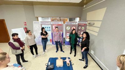 Las enfermeras escolares de Canarias actualizan conocimientos en reanimaci&oacute;n cardiopulmonar