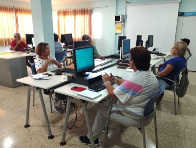 El Centro de Mayores de Gu&iacute;a arranca octubre con nuevos cursos de competencias digitales y talleres para ejercitar la memoria, vivir bien y sentirse mejor