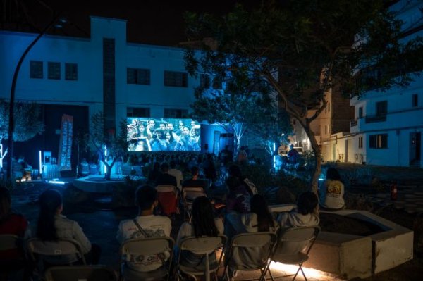 Fuerteventura: Tenique Cultural y el Ayuntamiento de La Oliva proyectan cine con debate al aire libre
