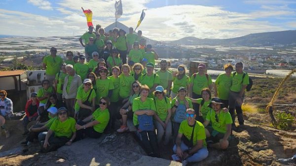 G&aacute;ldar: Envejecimiento Activo completa una caminata de 60 participantes a la Cruz de Grim&oacute;n