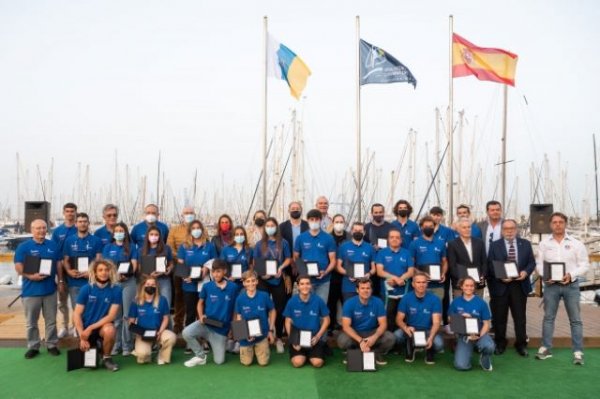 La Real Federación Canaria de Vela entrega un reconocimiento a los mejores regatistas de 2021
