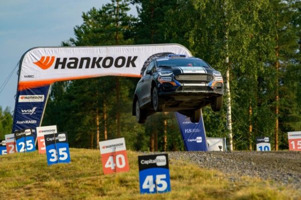 Automovilismo: Rogelio Peñate completa el Rally de Finlandia en la zona de puntos del WRC3 y WRC Júnior