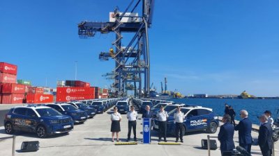 El Director General de la Polic&iacute;a presenta 174 nuevos veh&iacute;culos policiales que prestar&aacute;n servicio en Canarias