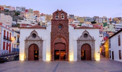La Gomera: El Cabildo acuerda con el Obispado un convenio para rehabilitar el patrimonio eclesi&aacute;stico