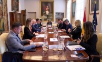 El Gobierno y los cabildos solicitan al Estado un marco de financiaci&oacute;n estable para desarrollar los proyectos de los trenes