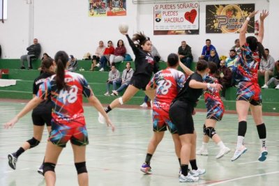 Balonmano Femenino: El 3COM Squad Valsequillo roza el empate en un duelo lleno de emoci&oacute;n