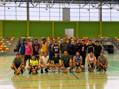La Aldea de San Nicol&aacute;s impulsa el deporte base con una exitosa jornada de Iniciaci&oacute;n al Baloncesto FIBA 3x3