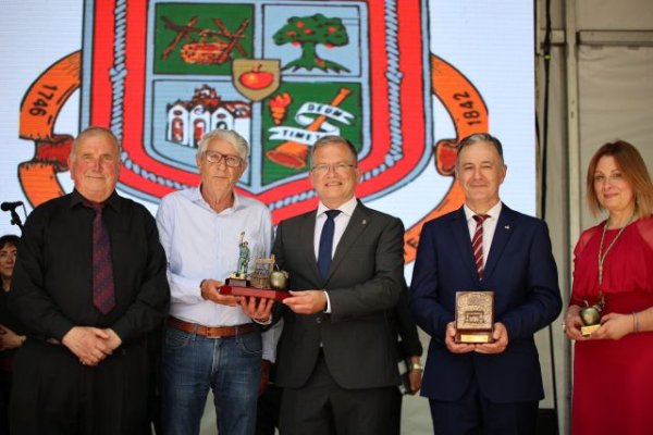 Valleseco y Sariego refuerzan su hermanamiento cultural en las fiestas de San Vicente Ferrer