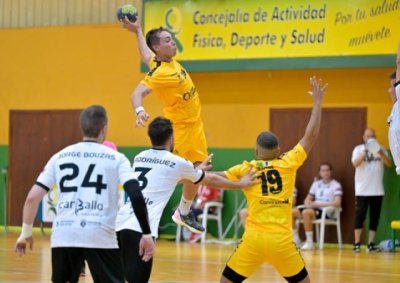 El Balonmano G&aacute;ldar vende cara la derrota ante Calvo Xiria (30-31)