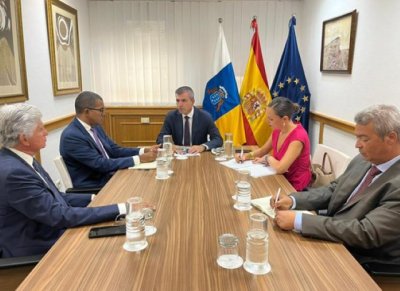Canarias y Cabo Verde coinciden en la necesidad de estrechar lazos en turismo y comercio