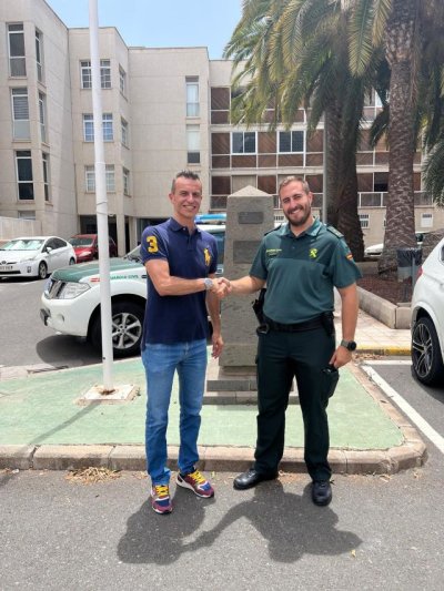 La Aldea: El alcalde, Víctor Hernández, se reúne con el nuevo capitán de la Guardia Civil del puesto de Santa María de Guía