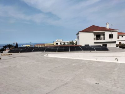 Sanidad instala placas fotovoltaicas en el Centro de Salud de La Frontera en el marco de la Estrategia Salud Zer0