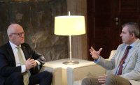 Manuel Dom&iacute;nguez recibe al embajador de Noruega en Espa&ntilde;a