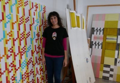 La creadora Laura González imparte sus talleres para fomentar la atención y la fluidez mental en el Centro de Artes Plásticas