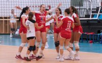 Voleibol Femenino: El Arona LESS4MORE cierra la temporada con una victoria en el quinto set contra Voleibol Astillero