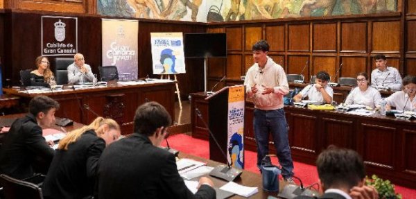 Arucas: Felicitación al equipo “Soldados de la Palabra” del IES Bañaderos-Cipriano Acosta por su destacado segundo puesto en la Liga Insular de Debate