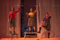 La generaci&oacute;n de Las Sinsombrero cobra vida en el Teatro Cuy&aacute;s con el estreno absoluto de &lsquo;Donde no habita el olvido&rsquo;