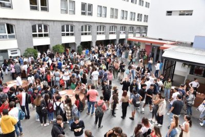M&aacute;s de 700 estudiantes grancanarios dicen s&iacute; en el Teatro Cuy&aacute;s a la creaci&oacute;n y a la cultura 'Hecha aqu&iacute;'