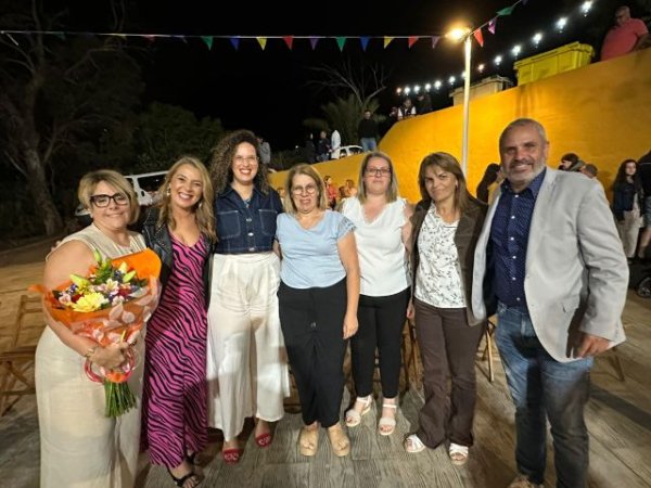 Concejales y miembros de la ejecutiva local del PSOE de Guía asisten al pregón en Hoya de Pineda
