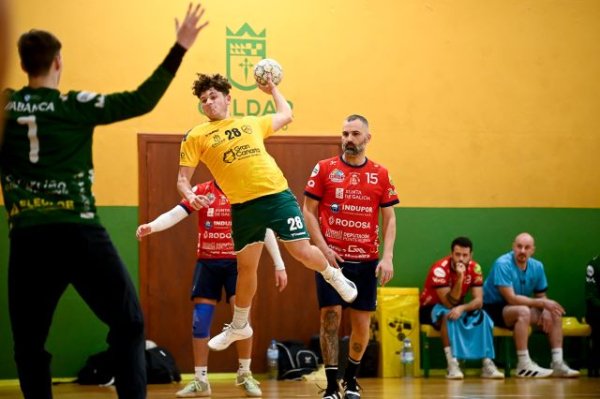 Yanis Ramírez quiere lograr nuevos hitos con el Balonmano Desatascos Jumbo Gáldar