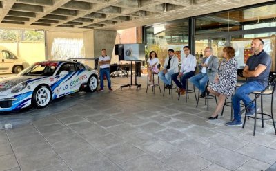 El Cabildo se suma al patrocinio deportivo del nuevo veh&iacute;culo del equipo Gomera Auto- Racing (V&iacute;deo)