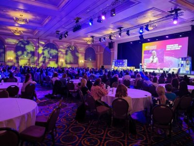 Ocho canarias formadas en Internacionalización con Proexca participan en París en el evento WEConnect International