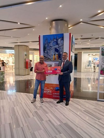 Un alumno del Aula de Dibujo y Pintura Luján Pérez de Guía obtiene el primer premio del XXV Concurso de Pintura Canaria del Centro Comercial Las Arenas