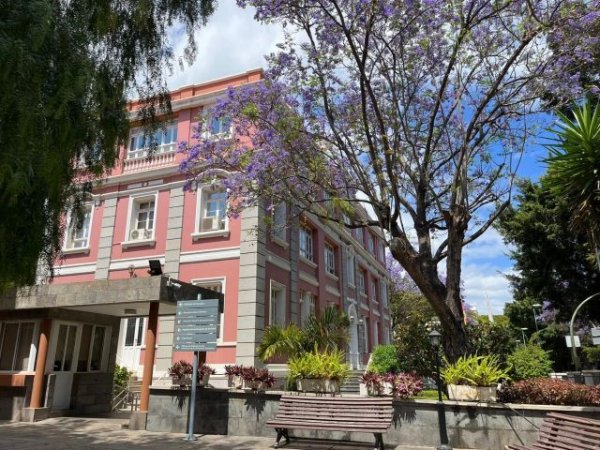 El seguimiento de la huelga de médicos y facultativos en el turno de mañana ha sido del cuatro por ciento