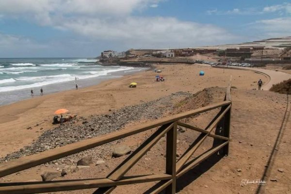 Gáldar: Prohibido el baño en la Playa de Bocabarranco