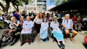 La consejera Isabel Mena celebra el D&iacute;a de Canarias con los usuarios y familias del Centro Sociosanitario El Pino