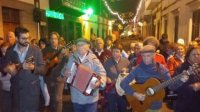 Los 'Luceros de la madruga' vuelven a llenar de luz y tradici&oacute;n las calles de Agaete