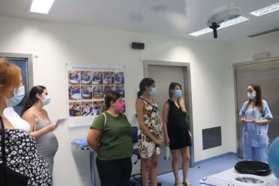 El programa &lsquo;Conoce tu paritorio&rsquo; del Hospital Molina Orosa recibe en 2022 la visita de m&aacute;s de 200 embarazadas